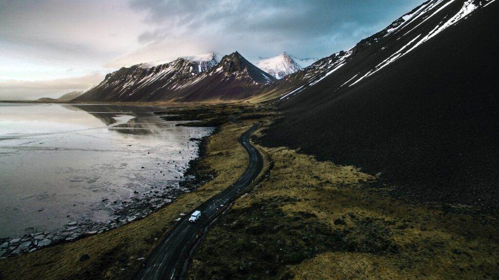 Descoperă Parcul Național Vatnaj&ouml;kull din Islanda