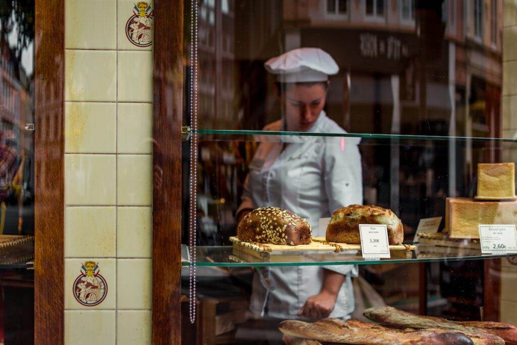 &Icirc;nvață să faci p&acirc;ine la un atelier de brutărie din Franța