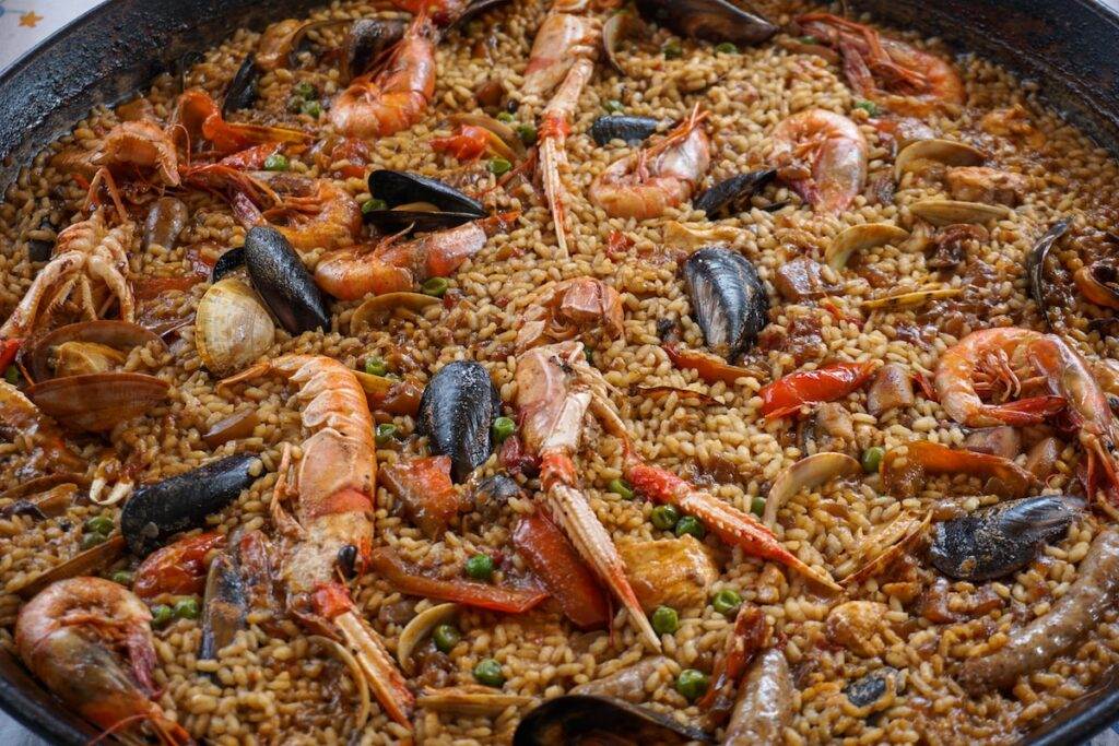 Învață să faci paella în Valencia, Spania.